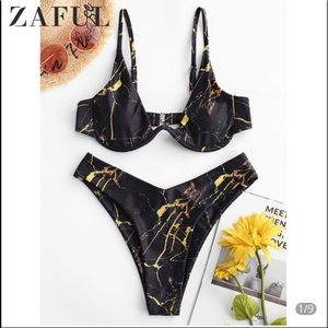 High cut cheeky bottom and underwire top in black marble